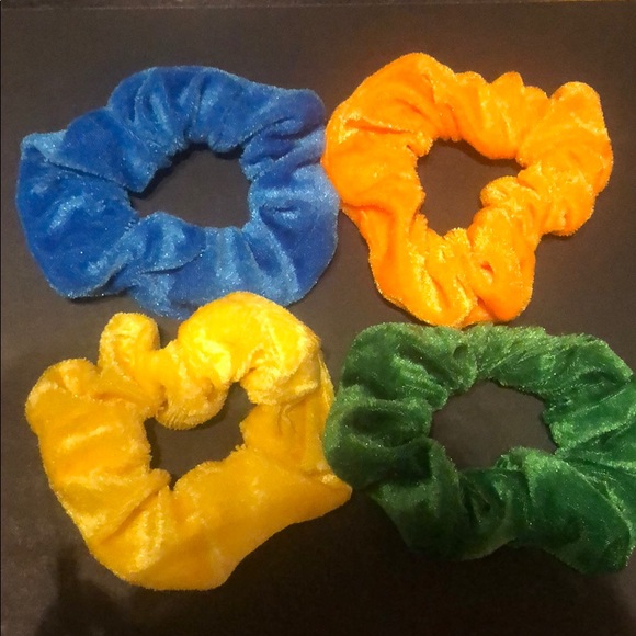Set of four scrunchies - Picture 2 of 4